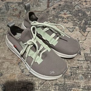 ON CLOUD CLOUDEASY RUNNING SHOES IN HERON|ALOE